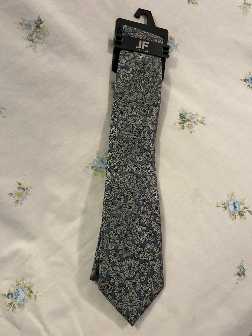 j.ferrar Men's Sage Tie with Cream Floral Pattern